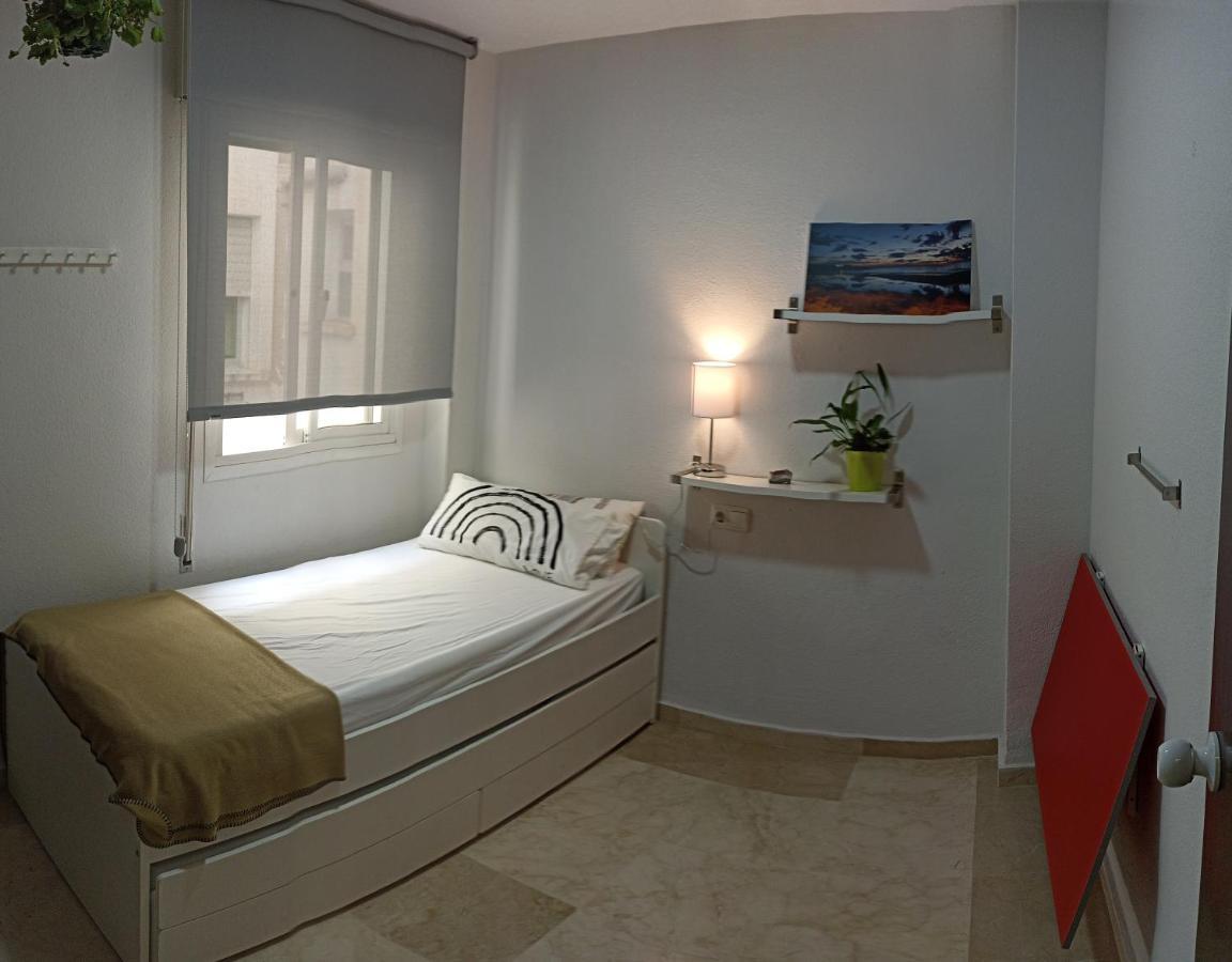 Апартаменты Confortable Habitacion Centrica En Piso Privado Малага Экстерьер фото