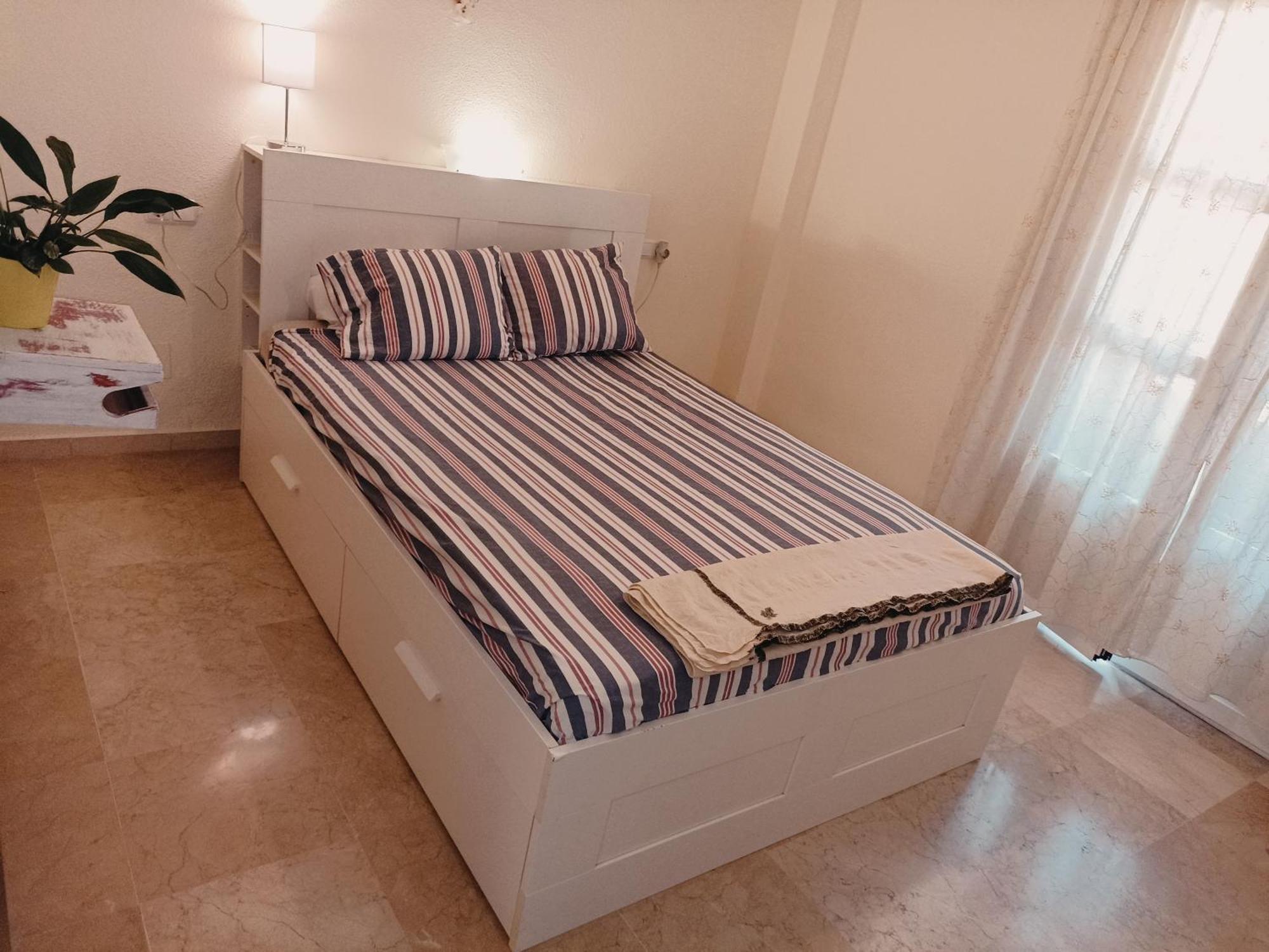Апартаменты Confortable Habitacion Centrica En Piso Privado Малага Экстерьер фото